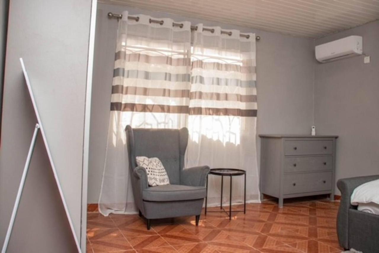 Fully Aircondition 3Bed Villa- A C- Wifi- Hotwater Freetown Exterior foto