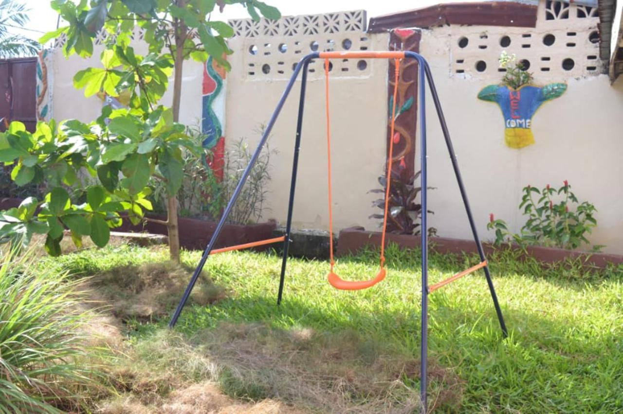 Fully Aircondition 3Bed Villa- A C- Wifi- Hotwater Freetown Exterior foto